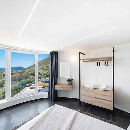 Villa Lagrelia Tower Fternon